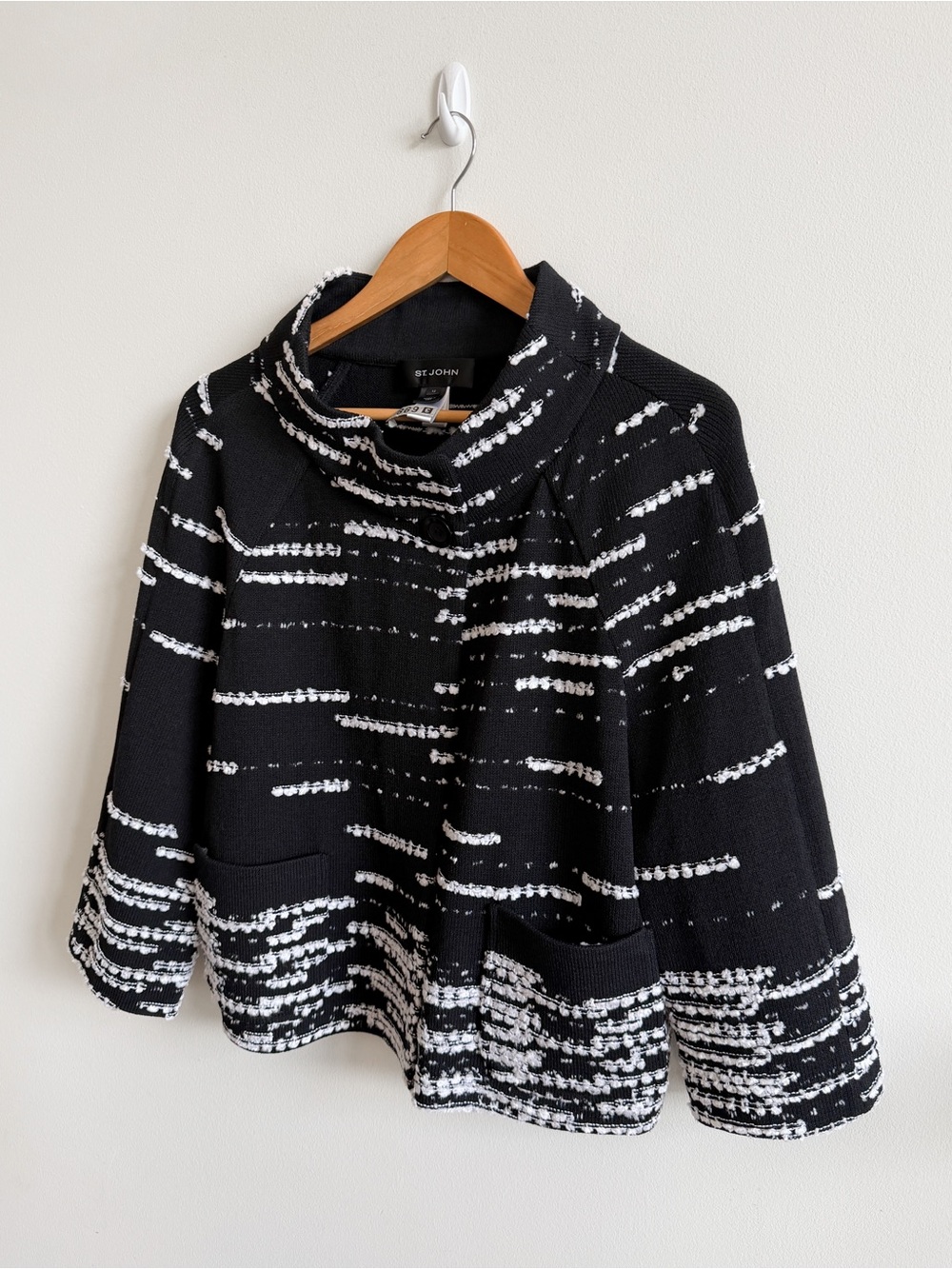 ST. JOHN • Textured Wool Blend Knit Blazer Jacket in Black/White